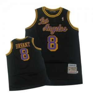 Maillot NBA Noir Kobe Bryant #8 Los Angeles Lakers Throwback Authentic Homme Mitchell and Ness