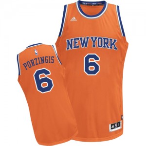 New York Knicks Kristaps Porzingis #6 Alternate Swingman Maillot d'équipe de NBA - Orange pour Homme